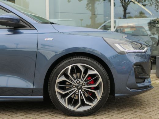 Ford Focus 1.0 EcoBoost Hybrid 155pk Automaat ST Line X | Panoramadak | Winterpack | Elektrische Achterklep ... ActivLease financial lease