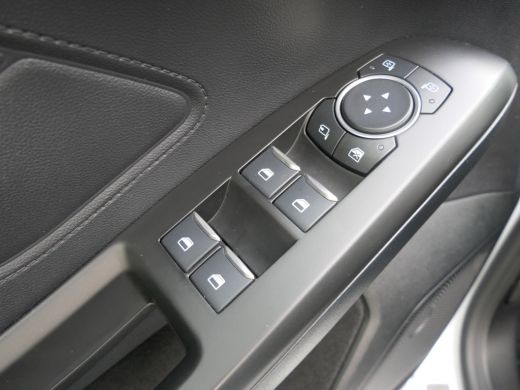 Ford Focus 1.0 EcoBoost ST Line | Winterpack | 18 Inch | LED | Privacy Glass | Navigatie | Keyless | CarPlay... ActivLease financial lease