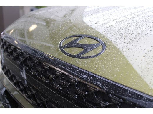 Hyundai Santa Fe 1.6 T-GDI PHEV Black Line 4WD 7p. | Ocado Green | Lederen bekleding | 360 camera | 20 Inch Velgen | ActivLease financial lease