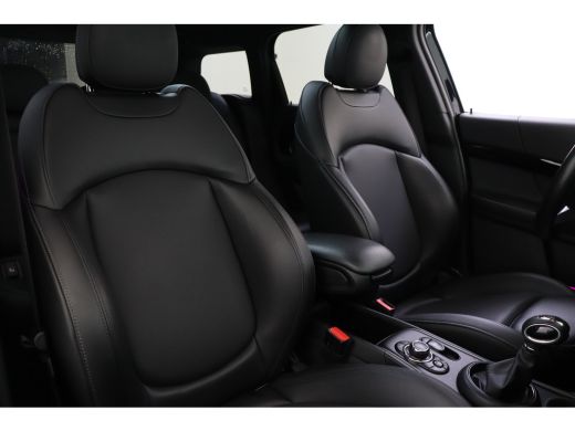 Mini Countryman Cooper S E ALL4 Classic / Panoramadak / Achteruitrijcamera / Comfort Access / Comfortstoelen / LE... ActivLease financial lease