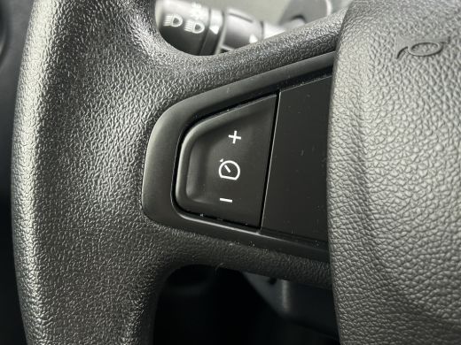 Renault Kangoo 1.5 dCi 80 E6 / L1H1 / 1e EIG / 21.900 KM !! / TREKHAAK / 6-BAK / AIRCO / CRUISE / NAVI / BLUETOO... ActivLease financial lease