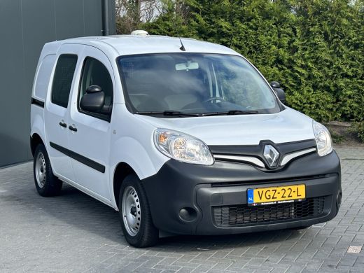 Renault Kangoo 1.5 dCi 80 E6 / L1H1 / 1e EIG / 21.900 KM !! / TREKHAAK / 6-BAK / AIRCO / CRUISE / NAVI / BLUETOO... ActivLease financial lease