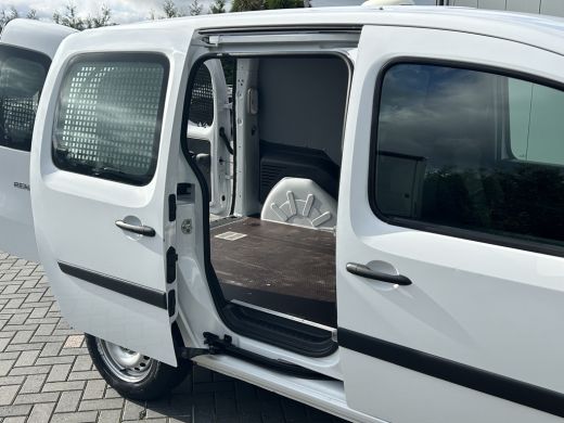 Renault Kangoo 1.5 dCi 80 E6 / L1H1 / 1e EIG / 21.900 KM !! / TREKHAAK / 6-BAK / AIRCO / CRUISE / NAVI / BLUETOO... ActivLease financial lease