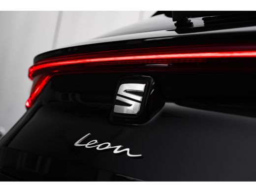 Seat Leon Sportstourer FR Business - eHybrid | Achteruitrijcamera | Automatisch dimmende binnenspiegel | Da... ActivLease financial lease