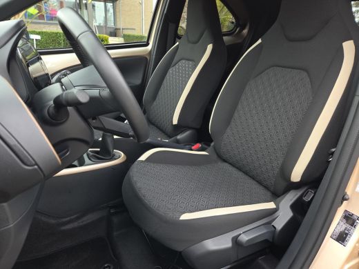 Toyota Aygo 1.0 VVT-i MT Pulse | DEMO VOORDEEL | ActivLease financial lease