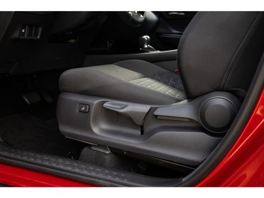 Toyota C-HR 2.0 Hybrid First Edition | Achteruitrijcamera | Apple Carplay/Android Auto|telefoonintegratie pre... ActivLease financial lease