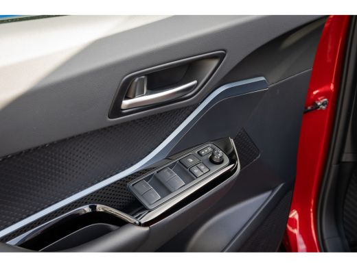 Toyota C-HR 2.0 Hybrid First Edition | Achteruitrijcamera | Apple Carplay/Android Auto|telefoonintegratie pre... ActivLease financial lease