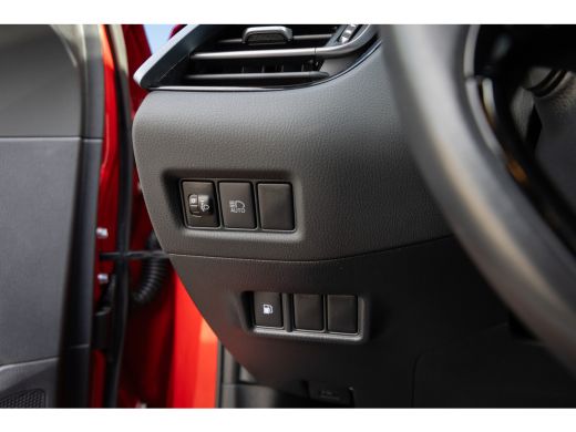 Toyota C-HR 2.0 Hybrid First Edition | Achteruitrijcamera | Apple Carplay/Android Auto|telefoonintegratie pre... ActivLease financial lease