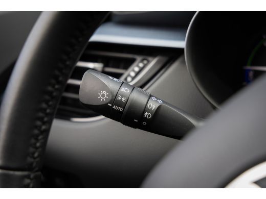 Toyota C-HR 2.0 Hybrid First Edition | Achteruitrijcamera | Apple Carplay/Android Auto|telefoonintegratie pre... ActivLease financial lease