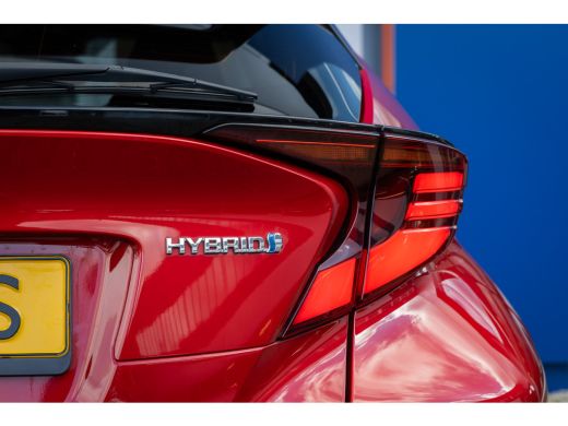 Toyota C-HR 2.0 Hybrid First Edition | Achteruitrijcamera | Apple Carplay/Android Auto|telefoonintegratie pre... ActivLease financial lease