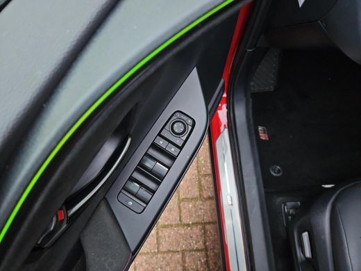 Toyota C-HR 2.0 Plug-in Hybrid 220 GR SPORT Première Edition ActivLease financial lease