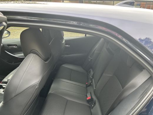 Toyota Corolla 1.8 Hybrid Executive ActivLease financial lease