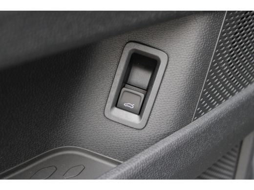 Volkswagen ID. Buzz Pro Bulli 7-Zits Pakket | Design Pakket Plus | Open & Close Pakket | Trekhaak | Navigatie | Trave... ActivLease financial lease