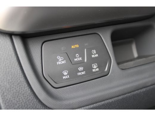 Volkswagen ID. Buzz Pro Bulli 7-Zits Pakket | Design Pakket Plus | Open & Close Pakket | Trekhaak | Navigatie | Trave... ActivLease financial lease