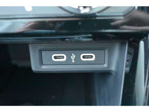 Volkswagen T-Cross Life Edition | 'App-Connect' draadloze smartphone integratie | Achterlichten LED | Afstandscontro... ActivLease financial lease