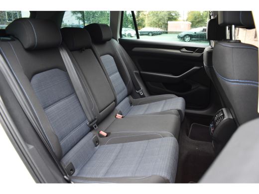 Volkswagen Passat Variant 218PK DSG HYBRID GTE BUSINESS TREKHAAK/NAVI/CAMERA ActivLease financial lease