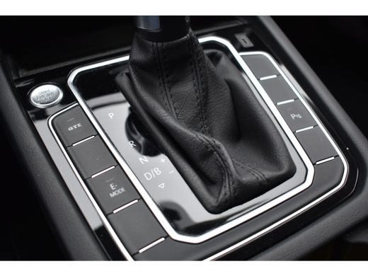 Volkswagen Passat Variant 218PK DSG HYBRID GTE BUSINESS TREKHAAK/NAVI/CAMERA ActivLease financial lease