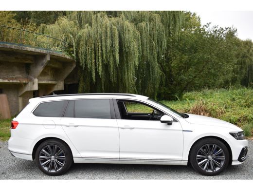 Volkswagen Passat Variant 218PK DSG HYBRID GTE BUSINESS TREKHAAK/NAVI/CAMERA ActivLease financial lease