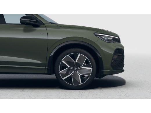 Volkswagen Tiguan R-Line Edition - eHybrid | 'App-Connect' draadloze smartphone integratie | Automatische afstandsr... ActivLease financial lease