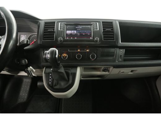 Volkswagen Transporter 2.0 TDI 150PK L2H1 | Automaat | Airco | Cruise | 3-Zits | Camera | Carplay | Trekh. ActivLease financial lease