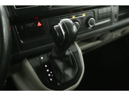 Volkswagen Transporter 2.0 TDI 150PK L2H1 | Automaat | Airco | Cruise | 3-Zits | Camera | Carplay | Trekh. ActivLease financial lease