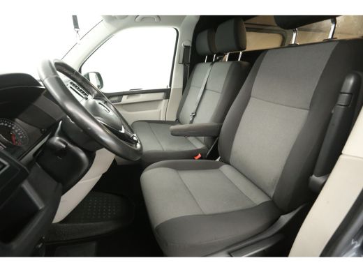 Volkswagen Transporter 2.0 TDI 150PK L2H1 | Automaat | Airco | Cruise | 3-Zits | Camera | Carplay | Trekh. ActivLease financial lease