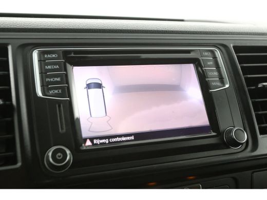 Volkswagen Transporter 2.0 TDI 150PK L2H1 | Automaat | Airco | Cruise | 3-Zits | Camera | Carplay | Trekh. ActivLease financial lease