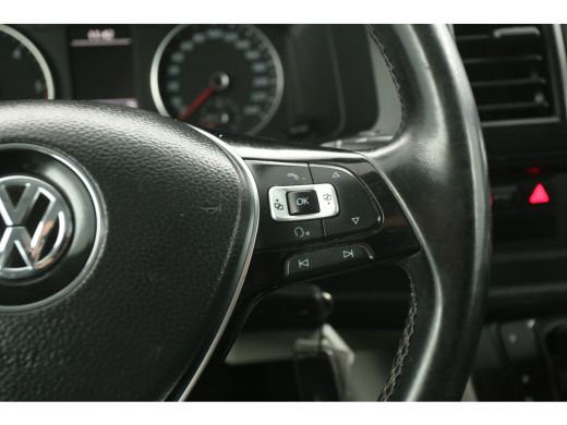 Volkswagen Transporter 2.0 TDI 150PK L2H1 | Automaat | Airco | Cruise | 3-Zits | Camera | Carplay | Trekh. ActivLease financial lease