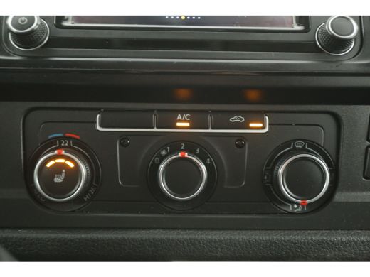 Volkswagen Transporter 2.0 TDI 150PK L2H1 | Automaat | Airco | Cruise | 3-Zits | Camera | Carplay | Trekh. ActivLease financial lease