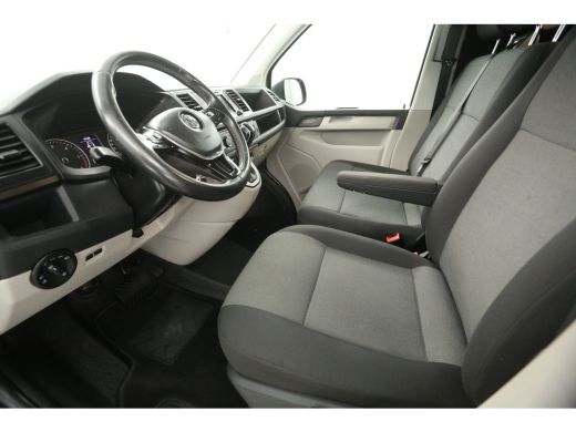 Volkswagen Transporter 2.0 TDI 150PK L2H1 | Automaat | Airco | Cruise | 3-Zits | Camera | Carplay | Trekh. ActivLease financial lease