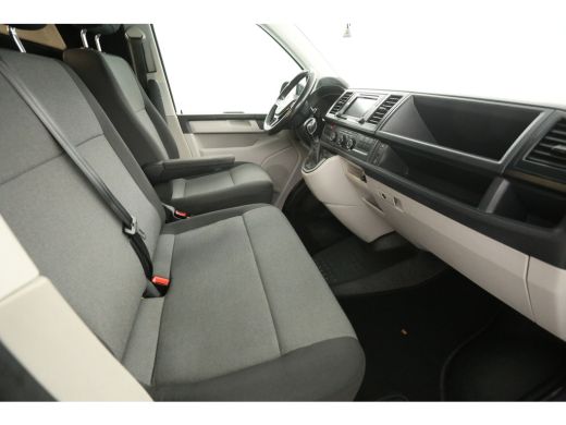 Volkswagen Transporter 2.0 TDI 150PK L2H1 | Automaat | Airco | Cruise | 3-Zits | Camera | Carplay | Trekh. ActivLease financial lease