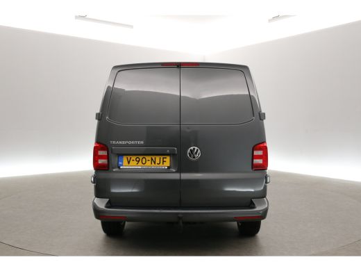 Volkswagen Transporter 2.0 TDI 150PK L2H1 | Automaat | Airco | Cruise | 3-Zits | Camera | Carplay | Trekh. ActivLease financial lease