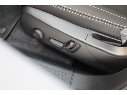 Volvo  XC40 T4 211PK Plus Dark | Voorruitverwarming | Trekhaak | PDC + 360° Camera | Adaptive Cruise control ... ActivLease financial lease