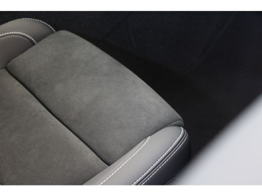 Volvo  XC40 T4 211PK Plus Dark | Voorruitverwarming | Trekhaak | PDC + 360° Camera | Adaptive Cruise control ... ActivLease financial lease