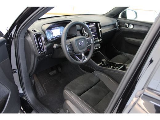 Volvo  XC40 T4 211PK Plus Dark | Voorruitverwarming | Trekhaak | PDC + 360° Camera | Adaptive Cruise control ... ActivLease financial lease