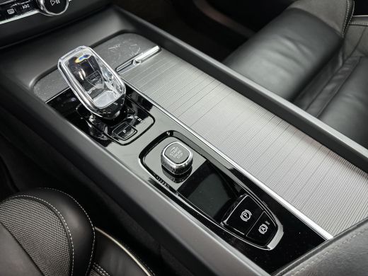 Volvo  XC60 T8 Recharge Ultimate Black Edition | 21" | Luchtvering | 360 Camera | Harman Kardon | Trekhaak | ... ActivLease financial lease