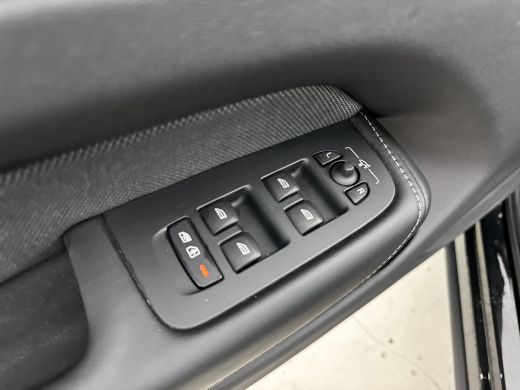 Volvo  XC60 T8 Recharge Ultimate Black Edition | 21" | Luchtvering | 360 Camera | Harman Kardon | Trekhaak | ... ActivLease financial lease