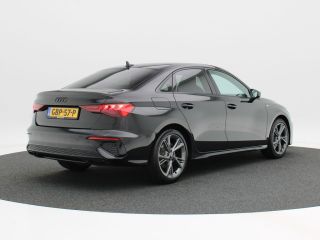 Audi A3 Limousine 30 TFSi Automaat S-Line | Zwart Optiek | LED | Keyless | Navigatiesysteem | CarPlay | D...