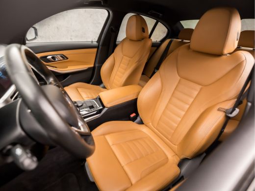 BMW 3 Serie 330e Sportline 293Pk Automaat (APPLE CARPLAY, GROOT NAVI, ZWART HEMEL, COGNAC LEDER, CAMERA, STOE... ActivLease financial lease