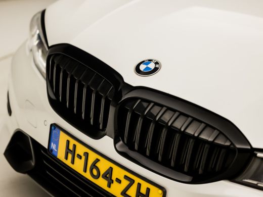 BMW 3 Serie 330e Sportline 293Pk Automaat (APPLE CARPLAY, GROOT NAVI, ZWART HEMEL, COGNAC LEDER, CAMERA, STOE... ActivLease financial lease