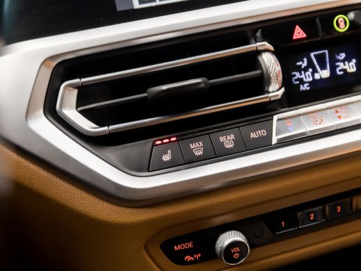 BMW 3 Serie 330e Sportline 293Pk Automaat (APPLE CARPLAY, GROOT NAVI, ZWART HEMEL, COGNAC LEDER, CAMERA, STOE... ActivLease financial lease