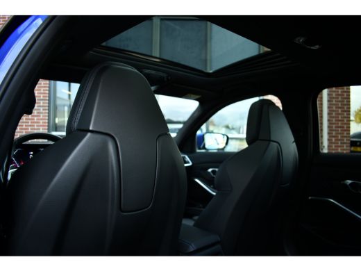 BMW 3 Serie 330e xDrive M-Sport Pro Pano M-zetels ACC HUD 19inch El-klep ActivLease financial lease