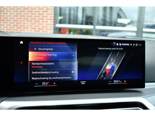 BMW 3 Serie 330e xDrive M-Sport Pro Pano M-zetels ACC HUD 19inch El-klep ActivLease financial lease