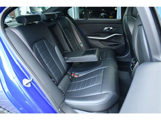 BMW 3 Serie 330e xDrive M-Sport Pro Pano M-zetels ACC HUD 19inch El-klep ActivLease financial lease