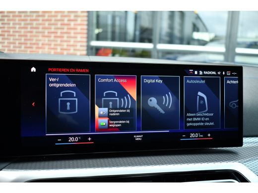 BMW 3 Serie 330e xDrive M-Sport Pro Pano M-zetels ACC HUD 19inch El-klep ActivLease financial lease