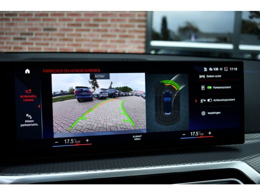 BMW 3 Serie Touring 330e xDrive M-Sport Pro Pano M-zetels ACC HUD 19inch El-klep ActivLease financial lease