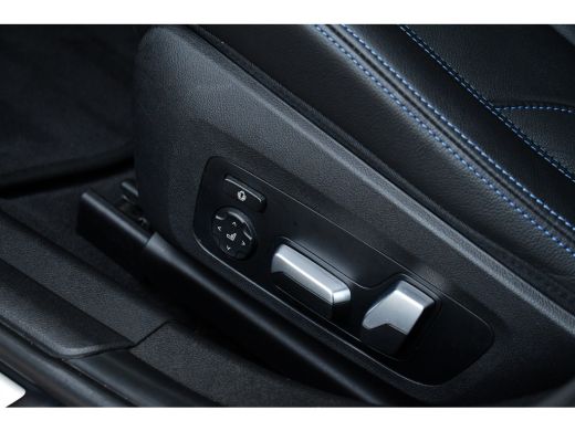 BMW 3 Serie Touring 330e xDrive M-Sport Pro Pano M-zetels ACC HUD 19inch El-klep ActivLease financial lease