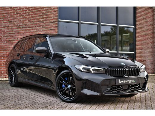BMW 3 Serie Touring 330e xDrive M-Sport Pro Pano M-zetels ACC HUD 19inch El-klep ActivLease financial lease