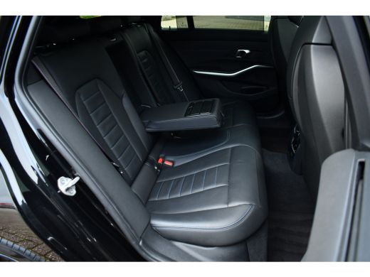 BMW 3 Serie Touring 330e xDrive M-Sport Pro Pano M-zetels ACC HUD 19inch El-klep ActivLease financial lease