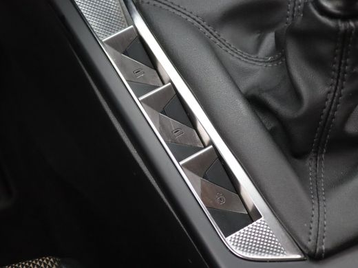 DS DS 3 Crossback 1.2 PureTech Business | Achterbank in delen neerklapbaar | Achteruitrijcamera | Afwijke... ActivLease financial lease